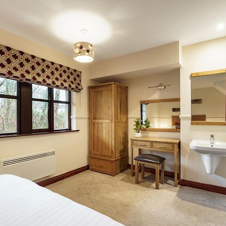 2 Bedroom Lake District Cottage At Windermere Marina Village Bowness-on-Windermere Buitenkant foto